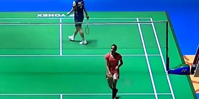 球员在抢断 球员在抢断